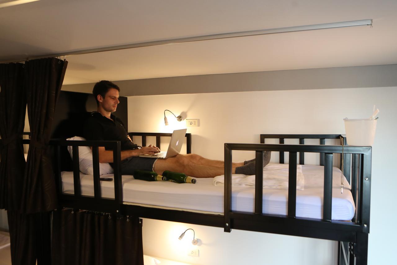 Balcony Party Hostel - 18-40 (Adults Only) Ao Nang Bagian luar foto